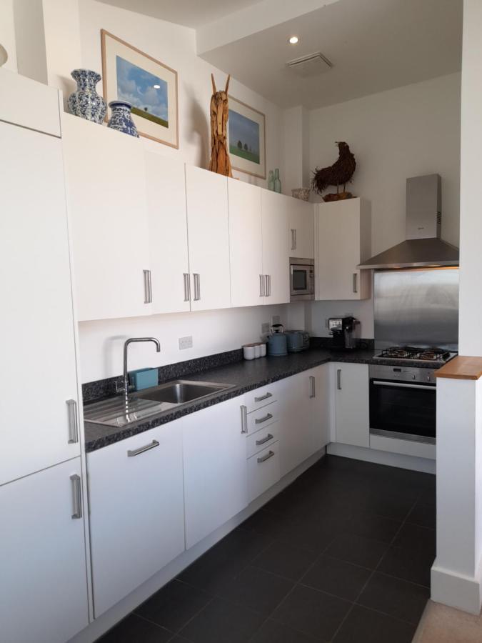 Crow'S Nest Penthouse Apartment With Free Spa Access Somerford Keynes Εξωτερικό φωτογραφία
