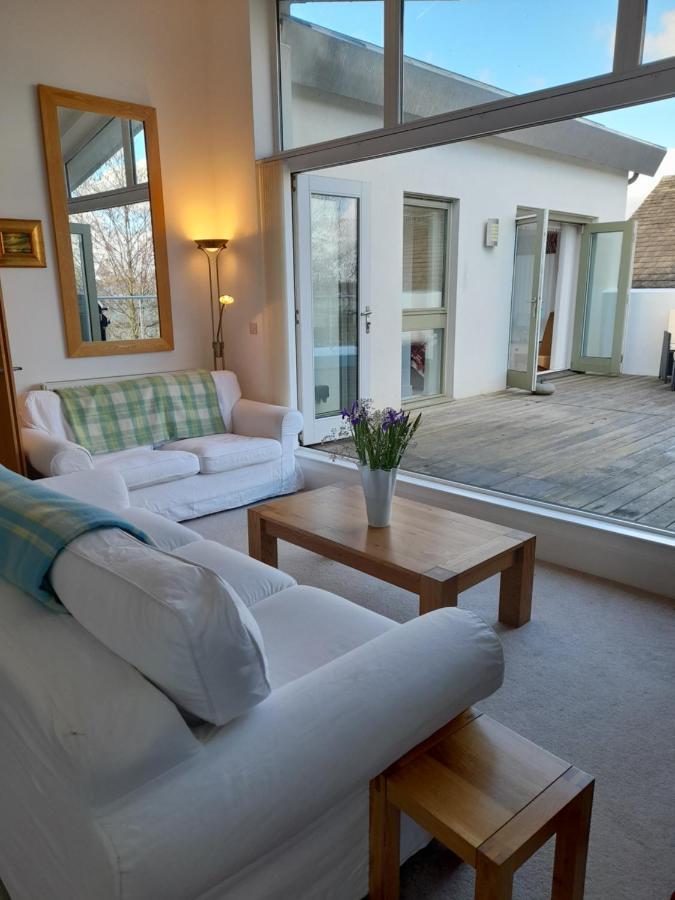 Crow'S Nest Penthouse Apartment With Free Spa Access Somerford Keynes Εξωτερικό φωτογραφία