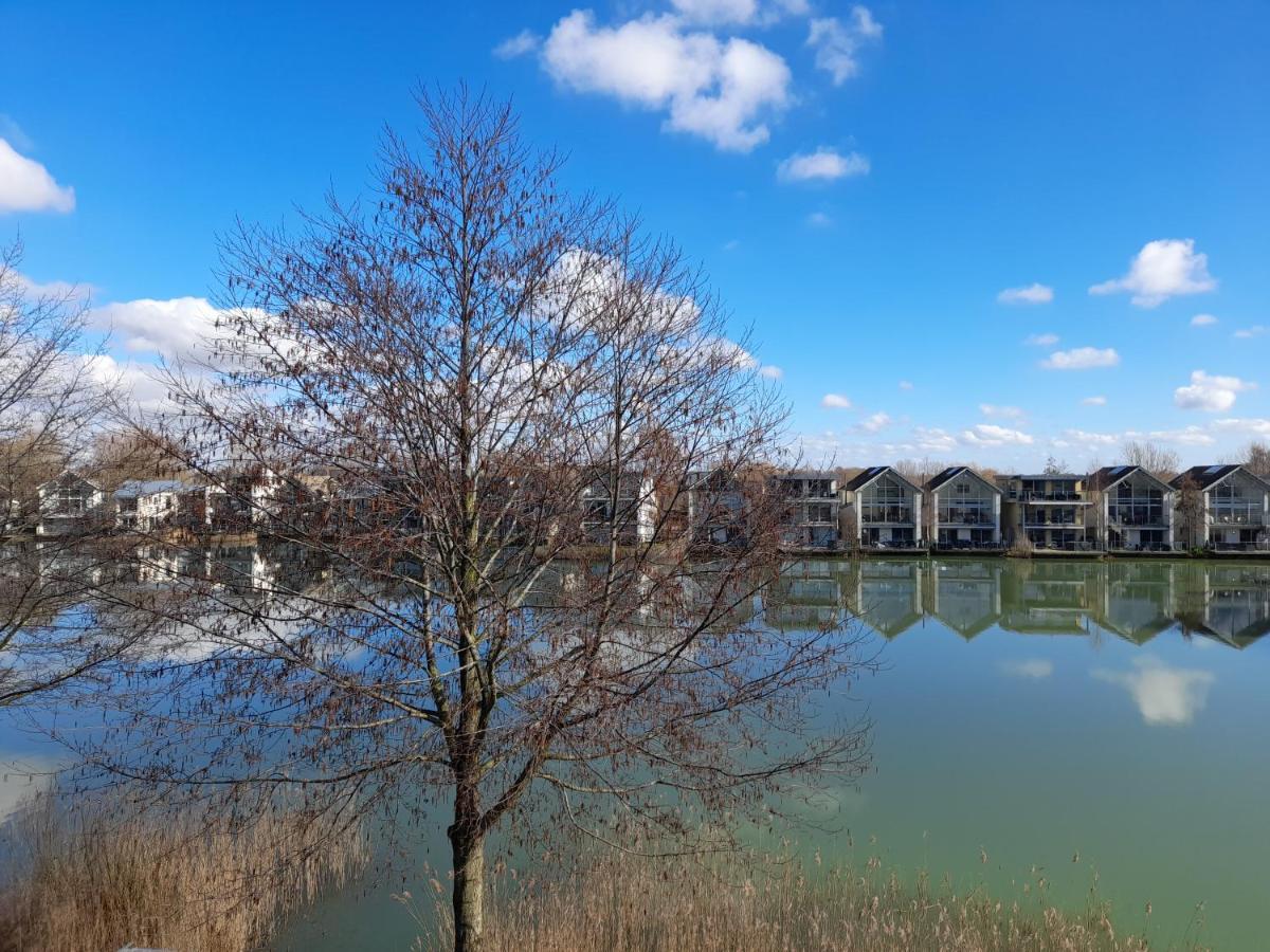 Crow'S Nest Penthouse Apartment With Free Spa Access Somerford Keynes Εξωτερικό φωτογραφία