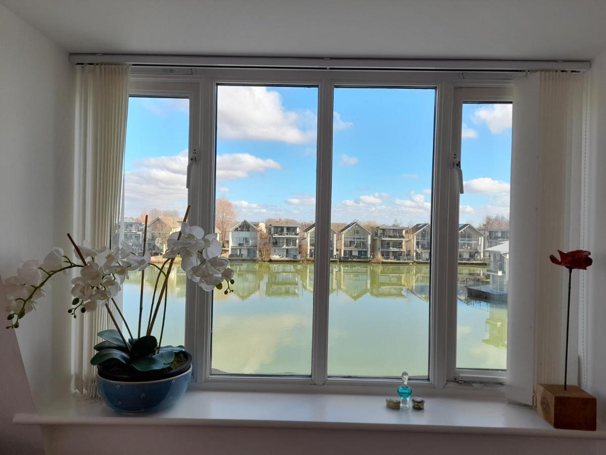 Crow'S Nest Penthouse Apartment With Free Spa Access Somerford Keynes Εξωτερικό φωτογραφία
