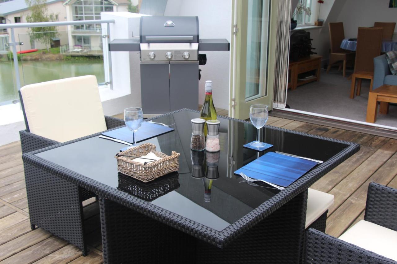Crow'S Nest Penthouse Apartment With Free Spa Access Somerford Keynes Εξωτερικό φωτογραφία