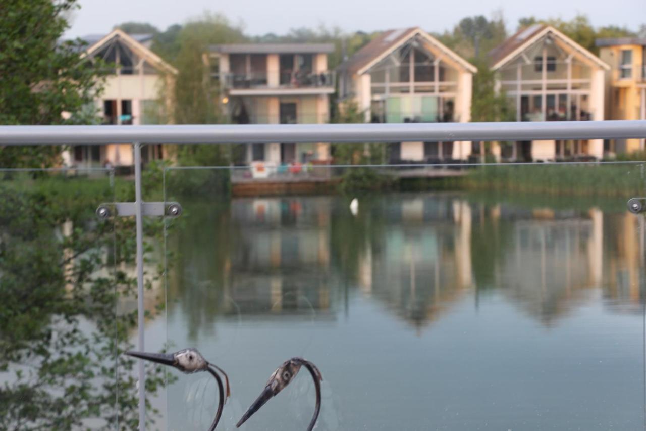 Crow'S Nest Penthouse Apartment With Free Spa Access Somerford Keynes Εξωτερικό φωτογραφία