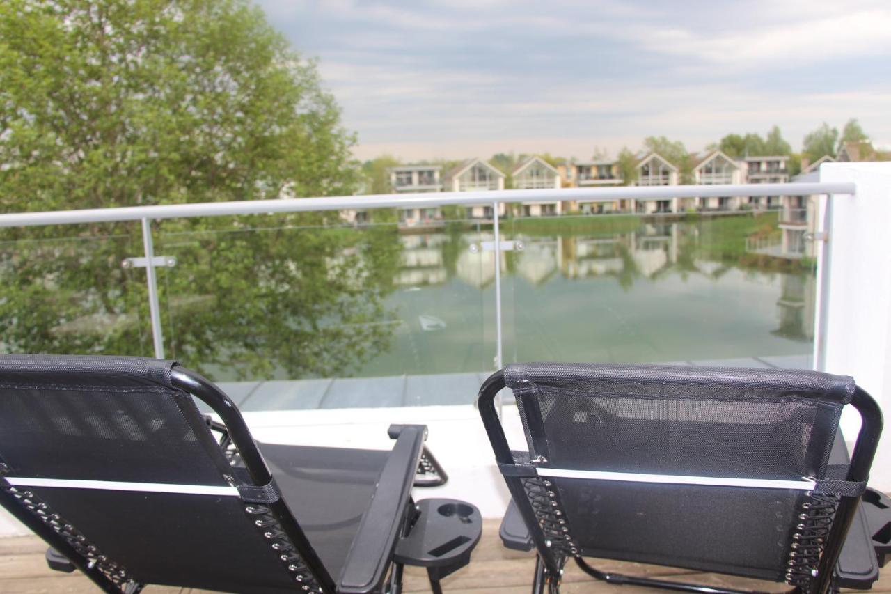 Crow'S Nest Penthouse Apartment With Free Spa Access Somerford Keynes Εξωτερικό φωτογραφία