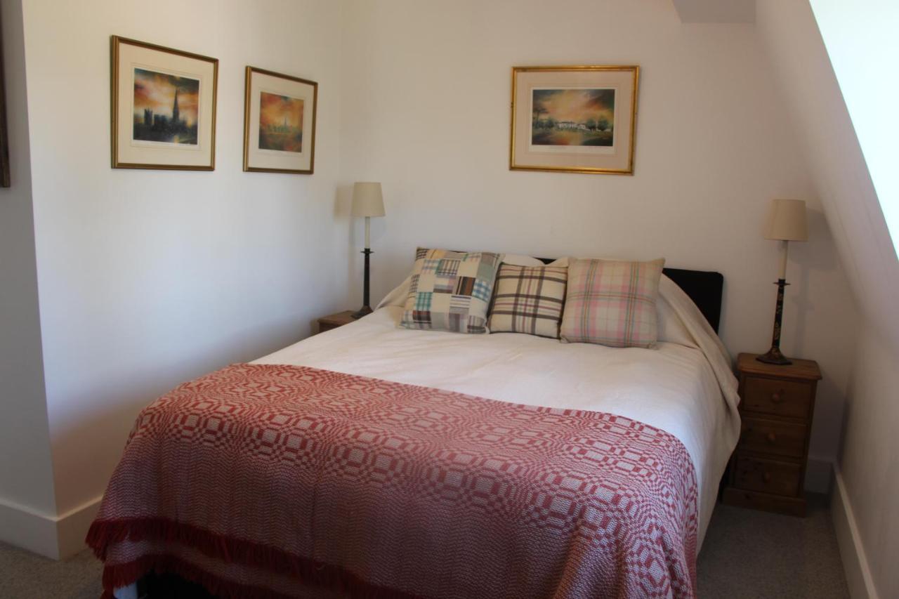 Crow'S Nest Penthouse Apartment With Free Spa Access Somerford Keynes Εξωτερικό φωτογραφία