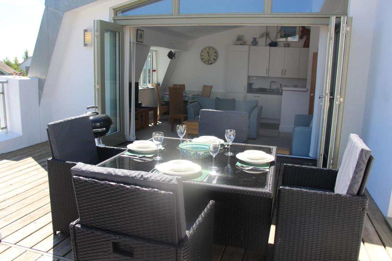 Crow'S Nest Penthouse Apartment With Free Spa Access Somerford Keynes Εξωτερικό φωτογραφία