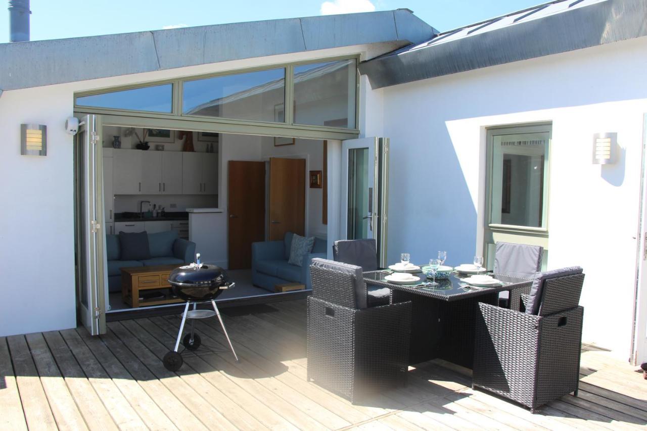 Crow'S Nest Penthouse Apartment With Free Spa Access Somerford Keynes Εξωτερικό φωτογραφία