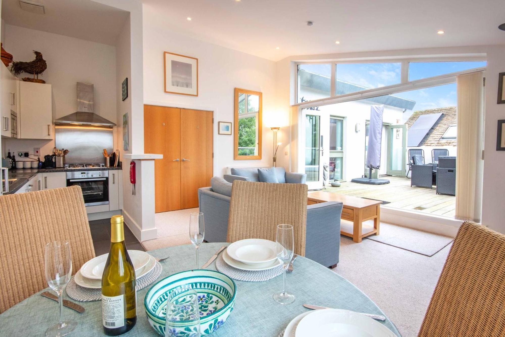 Crow'S Nest Penthouse Apartment With Free Spa Access Somerford Keynes Εξωτερικό φωτογραφία